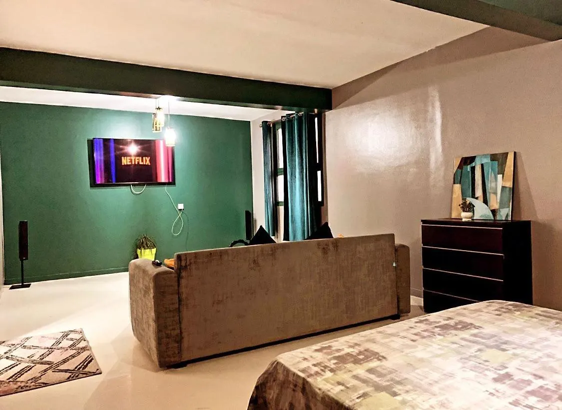 3Bdr Cozy Apartment In City Center location